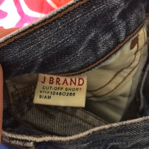 J brand 24 shorts cut-off jeans - Picture 3 of 4